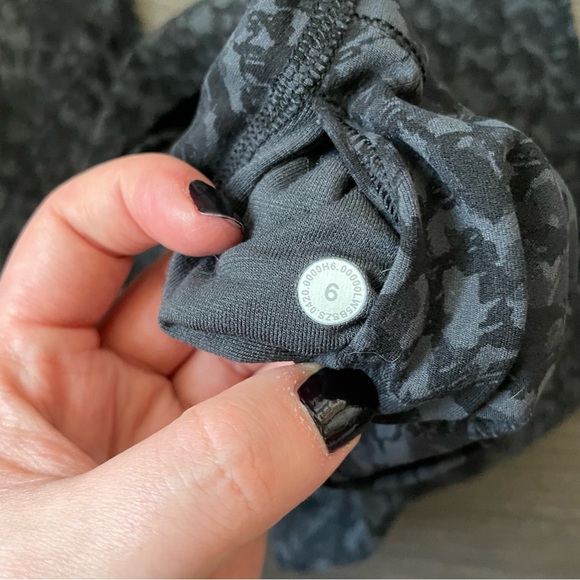 Lululemon Align Pant 28" in Wild Thing Camo Deep Coal Multi (6) - Picture 6 of 8